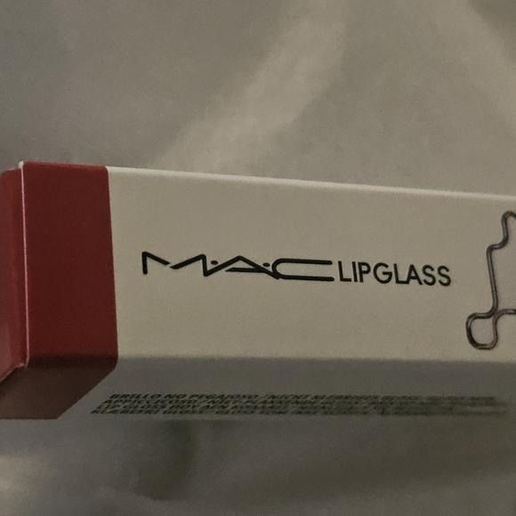 MAC Cosmetics Lipglass in Vibrant Red - Picture 9 of 13